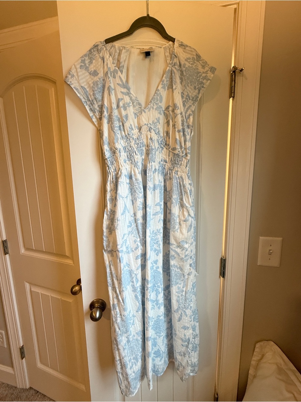 Universal Thread White Maxi Dress with Light Blue Floral Print